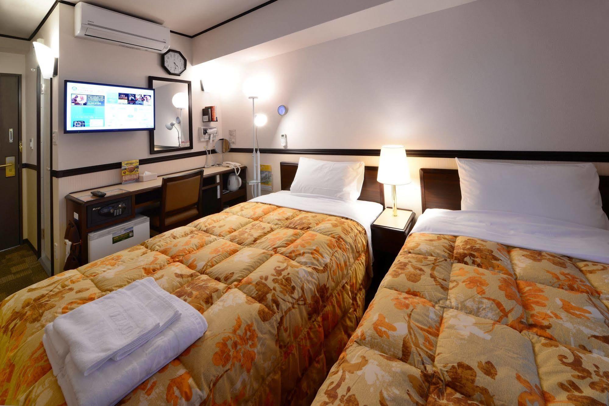 Toyoko Inn Takamatsu Hyogomachi Экстерьер фото