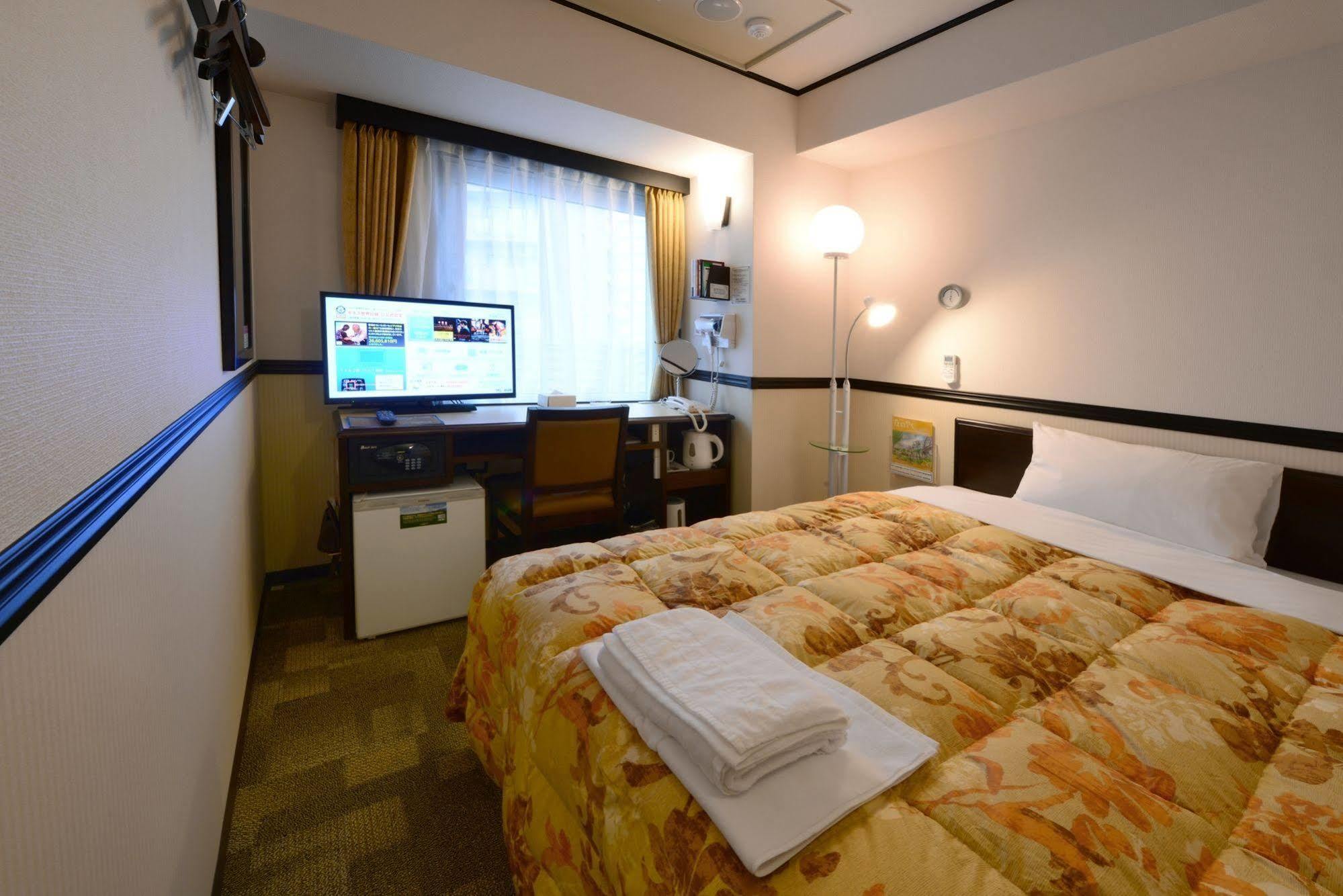 Toyoko Inn Takamatsu Hyogomachi Экстерьер фото